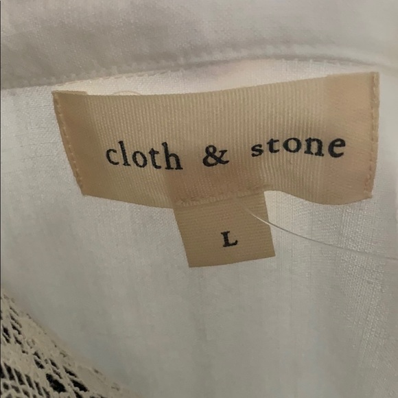 Beautiful White Dress w Pockets on the side - Picture 3 of 3